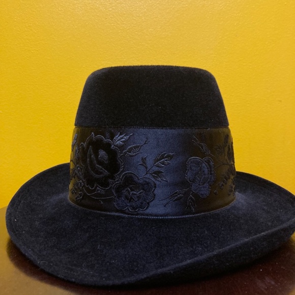 Vintage Original-Lanz Salzburg-Wien Velvet Austrian Hat - Picture 8 of 8